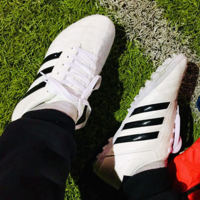 Mẫu giày thể thao đá banh cao cấp  3 Sọc Trắng