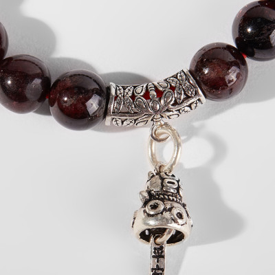 Vòng tay ngọc hồng lựu phối mèo may mắn Ngọc Quý Gemstones