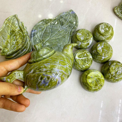 Bộ ấm trà với dĩa hình chiếc lá đá ngọc serpentine