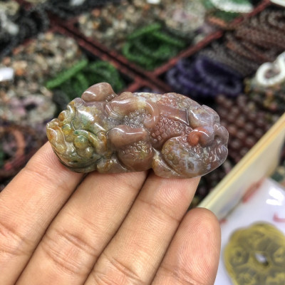 Mặt dây chuyền Tỳ Hưu vẩy rồng phong thủy đá ngọc băng tảo