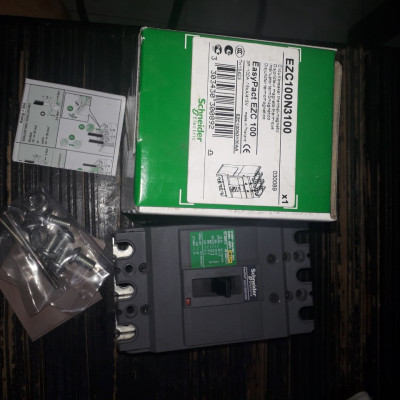 Cầu dao EZC100N3100 3p 100a 15kA