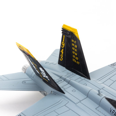 Mô hình máy bay chiến đấu FA-18B Hornet McDonnell Douglas 1:100 WLTK
