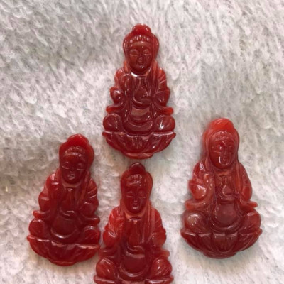 MẶT DÂY CHUYỀN NỮ PHẬT QUAN ÂM ĐÁ CẨM THẠCH ĐỎ ĐẬM ĐẸP  Size Nhỏ Cao 35mm x Ngang 20mm x Dầy 4,5mm  NỮ MỆNH HOẢ THỔ