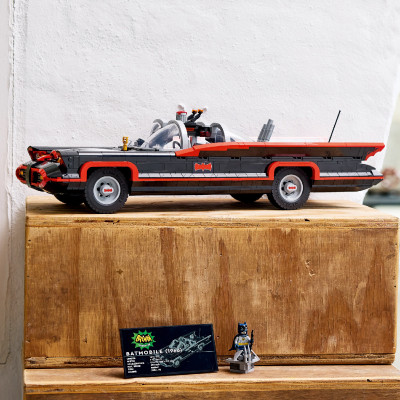 Đồ Chơi Lắp Ráp Xe Batmobile Huyền Thoại LEGO SUPERHEROES 76328 (1822 chi tiết)