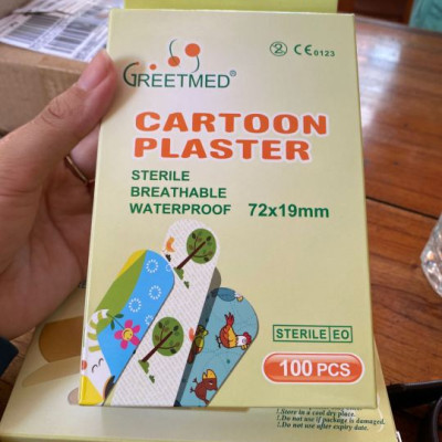 Băng keo cá nhân hình thú Greetmed (Hộp 100 miếng)