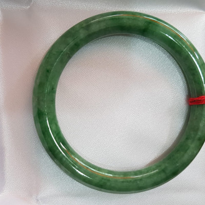 Vòng Cẩm Thạch tự nhiên mới Đậu Lý Sao Sao 56mm x cọng 9mm cao cấp sịn đẹp Vòng tay màu xanh đậu lý bông đậm đều bóng mượt đẹp Nữ 54kg - 64kg đeo rất đẹp sang tay món quà tặng Mẹ , người thân ý nghĩa ạ