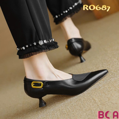 Giày văn phòng nữ cao gót 4 phân RO687 ROSATA tại BCASHOP thiết kế đơn giản mà quý phái, hiện đại và trang nhã