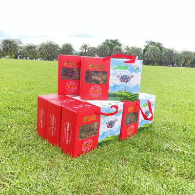 Nho khô nguyên cành THOMPSON Úc Dried Grapes Adora st Food (mẫu Quà Tết 1kg/hộp) ngon, bổ dưỡng, giàu vitamin, khoáng chất tự nhiên-QuaTangMe Extaste