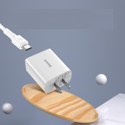 Củ sạc nhanh 3A/PD20W Baseus chân dẹt kèm 1 cổng kết nối Type-C dành  cho Smartphone ( 2 màu ) - Hàng chính hãng