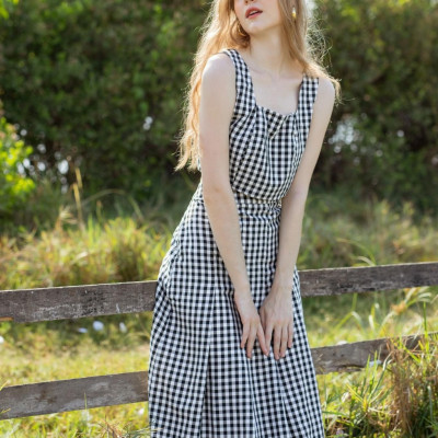 Set áo váy caro đen NGADO