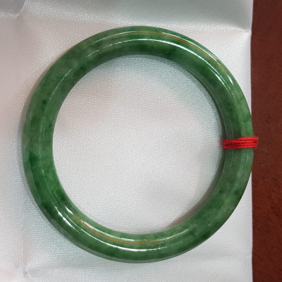 Vòng Cẩm Thạch tự nhiên mới Đậu Lý Sao Sao 56mm x cọng 9mm cao cấp sịn đẹp Vòng tay màu xanh đậu lý bông đậm đều bóng mượt đẹp Nữ 54kg - 64kg đeo rất đẹp sang tay món quà tặng Mẹ , người thân ý nghĩa ạ