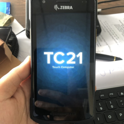 Máy quét mã vạch Zebra TC21 - TC210K-01A222-A6 (có camera trước) - HÀNG CHÍNH HÃNG