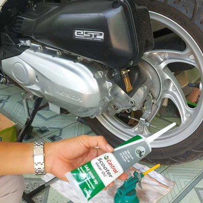 Dầu Láp cho xe tay ga Castrol Scooter Gear Oil 0,12 Lít (120 ML)