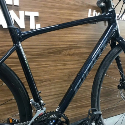 Xe đạp đua đường trường GIANT CONTEND AR 4 2024