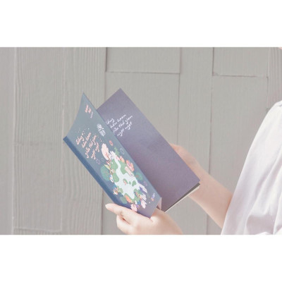 Sách - Sống Hân Hoan Giữa Thế Gian Ngột Ngạt - AZ Việt Nam