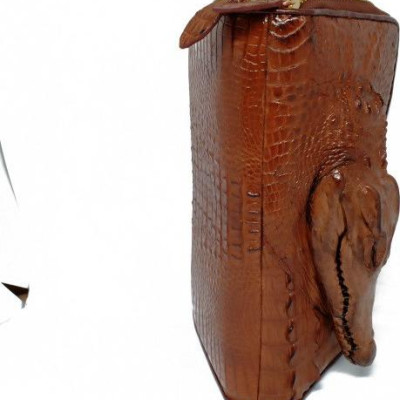 Ví nữ da cá sấu Huy Hoàng nhiều ngăn đầu cá sấu màu nâu đỏ HT3728