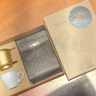 Quà Tặng Doanh Nghiệp 1 – Cà Phê 250g + Phin Nhôm + Ly Sứ – REAL BEAN COFFEE