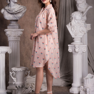 Đầm Voan Strawberry Clump Dáng Suông Xẻ Tà Maxivic M012310