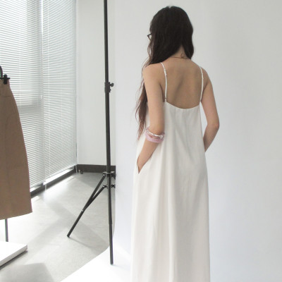 DOTTIE - Đầm xếp li cổ yếm - Trắng - D0716