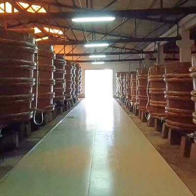 Nước mắm truyền thống Phú Quốc Hồng Hạnh Siêu Hạng 35 độ đạm dung tích 900ML - Chấm, kho đúng điệu