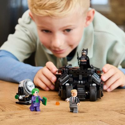 Đồ Chơi Lắp Ráp Batman Tumbler Đấu Với Two-Fac Và Joker LEGO SUPERHEROES 76303 (429 chi tiết)