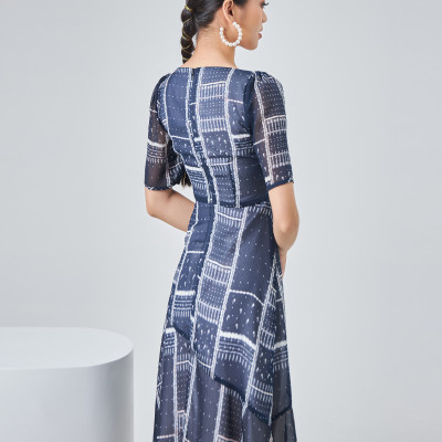 Đầm Voan Xòe Cổ Xẻ Họa Tiết Khung Maxivic, La Mộc - LM0122136