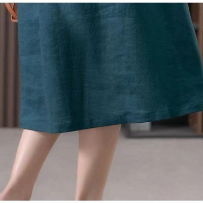 Đầm sơ mi dáng suông form rộng phối cúc sang chảnh, thanh lịch