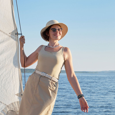 Thiết bị đeo tay chống nôn nói do say tàu xe, ốm nghén EmeTerm Explore - đạt chứng nhận FDA/CE - Không dùng thuốc - Không tác dụng phụ - Pin sạc - Chống thấm nước IP67- Hàng chính hãng