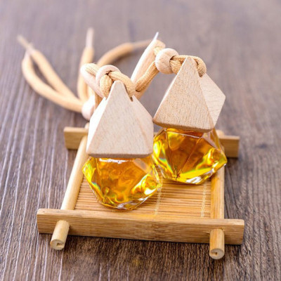 Tinh Dầu Bạc Hà Kobi (30ml) Treo Xe Hơi, Treo Phòng, Tủ Quần Áo - Tinh Dầu Thiên Nhiên Nguyên Chất, Giúp Giảm Stress, Xua Đuổi Côn Trùng Và Khử Mùi Hiệu Quả, Thích Hợp Dùng Với Đèn Xông Và Máy Khuếch Tán - Tặng Kèm Vỏ Lọ Treo Sang Trọng, Tiện Dụng